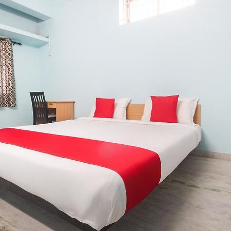 Oyo Flagship 48158 Ss Towers Otel Podanur Dış mekan fotoğraf