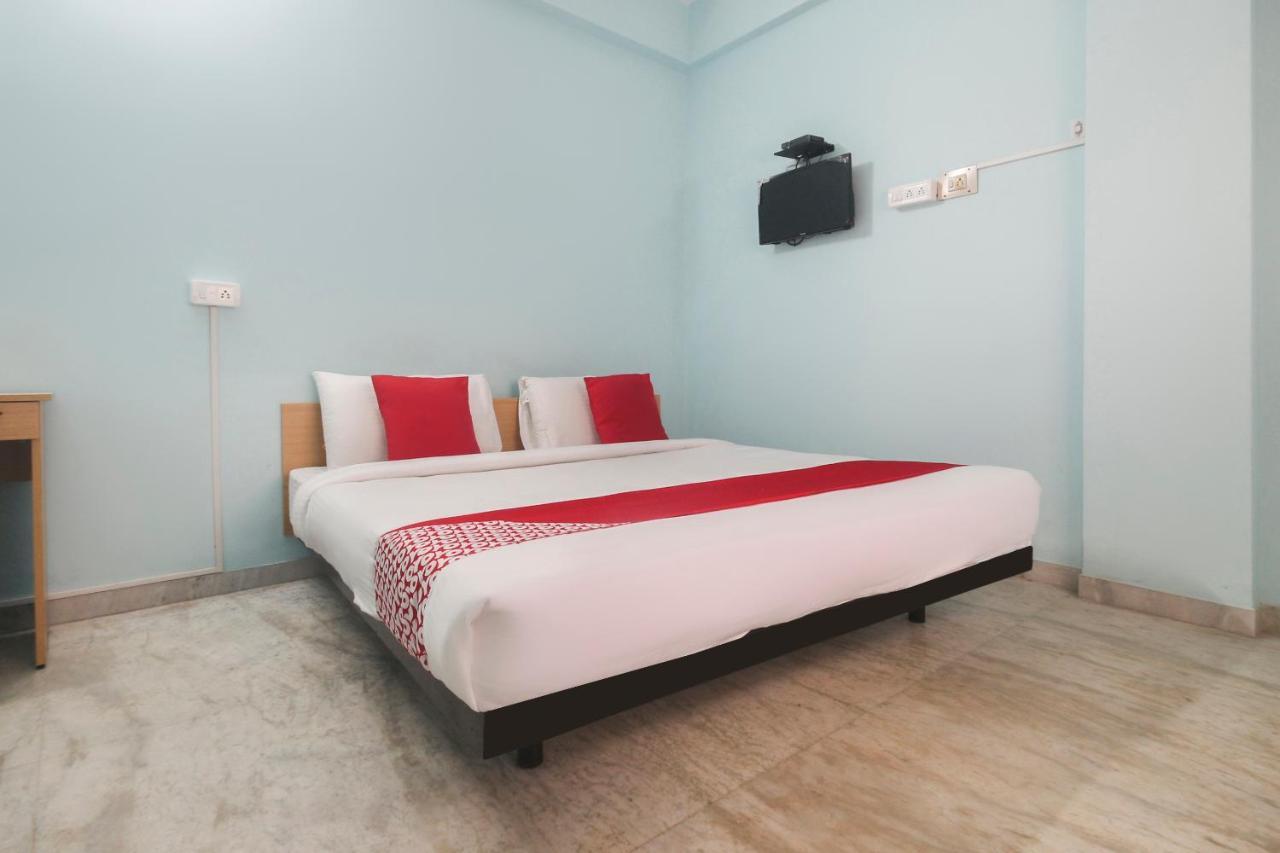 Oyo Flagship 48158 Ss Towers Otel Podanur Dış mekan fotoğraf