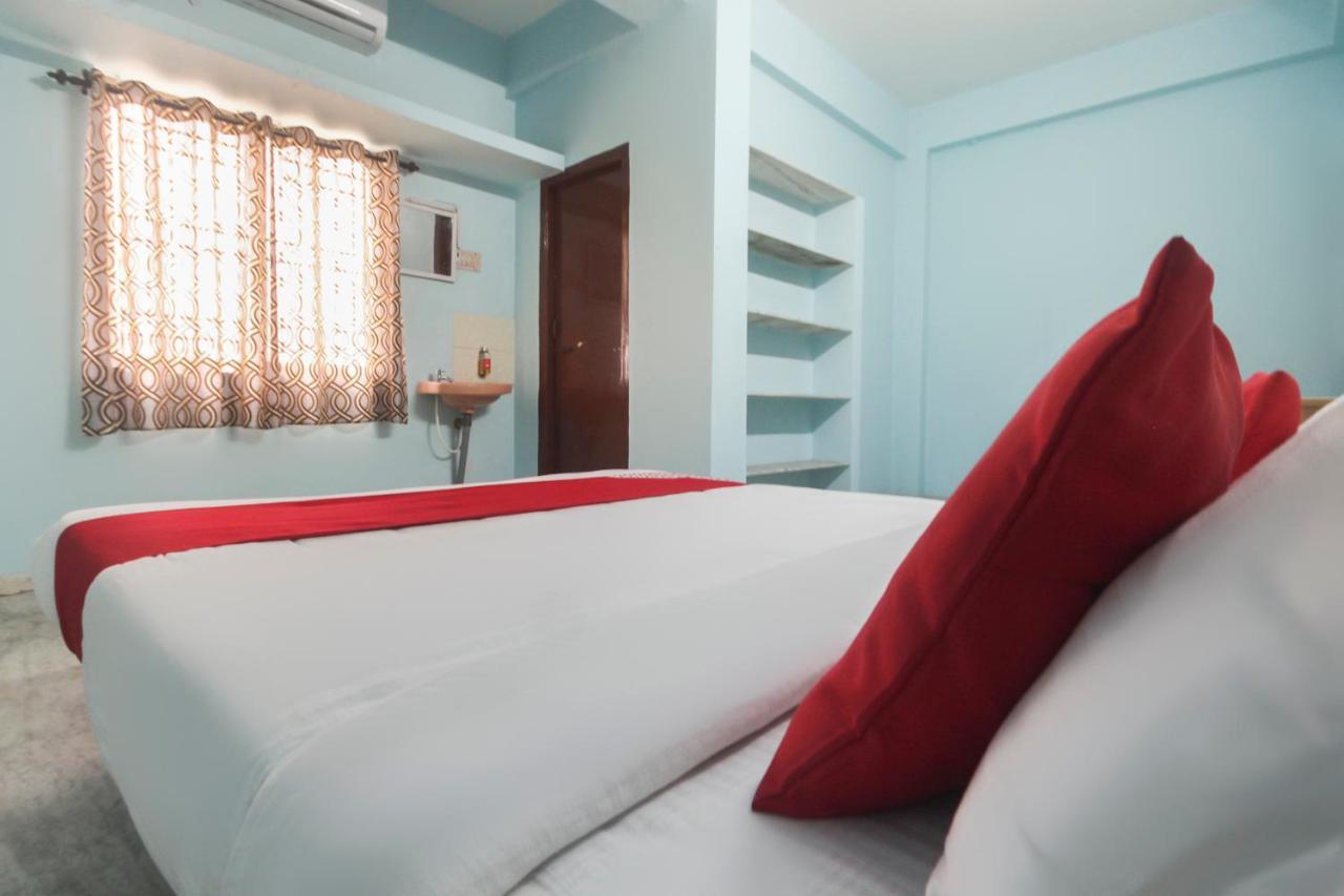 Oyo Flagship 48158 Ss Towers Otel Podanur Dış mekan fotoğraf