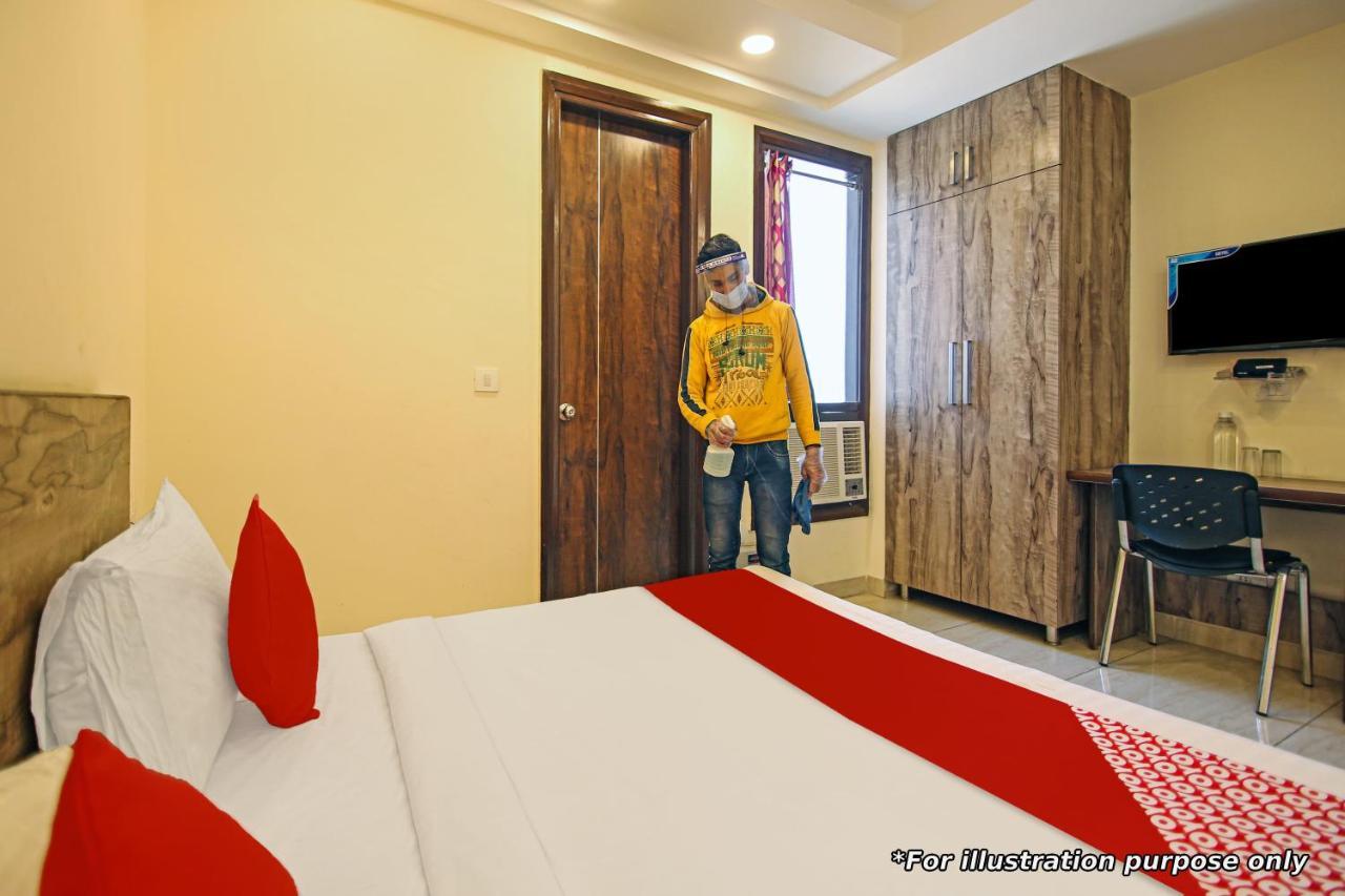 Oyo Flagship 48158 Ss Towers Otel Podanur Dış mekan fotoğraf